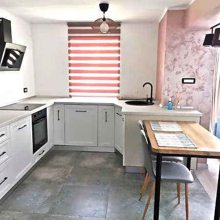 No 11 - Amarilia Apartment *