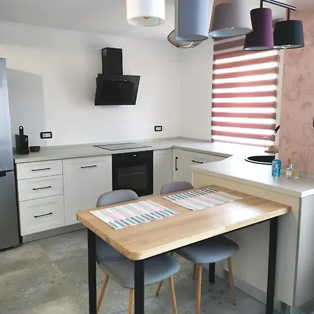 No 11 - Amarilia * Konstanca