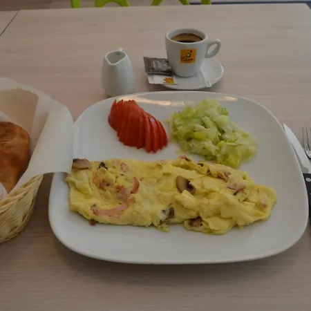 No 11 - Amarilia Konstanca